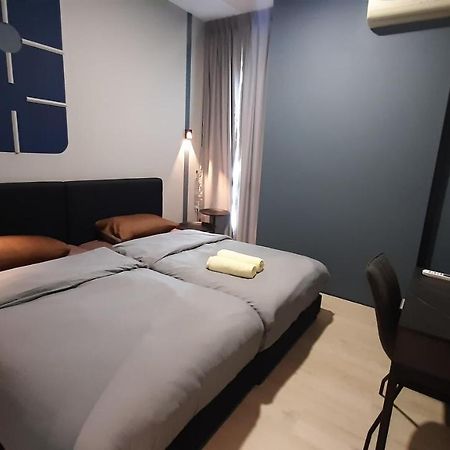 Santubong Suites B Just Like Home Damai Kuching Exterior photo