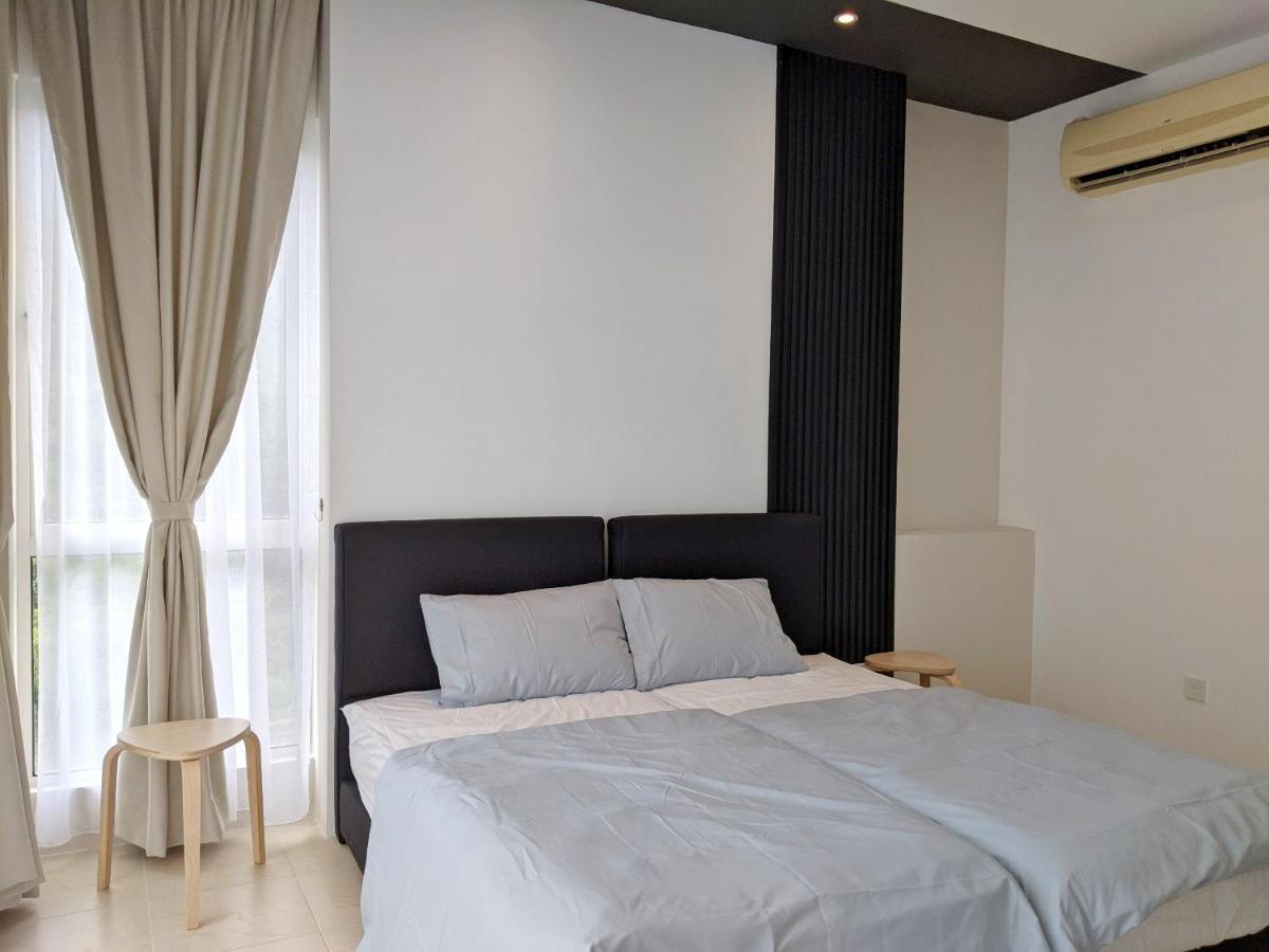 Santubong Suites B Just Like Home Damai Kuching Exterior photo